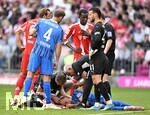 02.05.2026, Fussball Bundesliga 2025/2026, 32.Spieltag, FC Bayern München - 1.FC Heidenheim, in der Allianz-Arena München,   Jonas Föhrenbach (1. FC Heidenheim 1846) und Torwart Diant Ramaj (1.FC Heidenheim) , Jonas Föhrenbach (1. FC Heidenheim 1846) blutet


