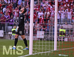 02.05.2026, Fussball Bundesliga 2025/2026, 32.Spieltag, FC Bayern München - 1.FC Heidenheim, in der Allianz-Arena München,   Torwart Diant Ramaj (1.FC Heidenheim) ist unzufrieden



