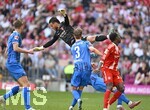 02.05.2026, Fussball Bundesliga 2025/2026, 32.Spieltag, FC Bayern München - 1.FC Heidenheim, in der Allianz-Arena München,   Torwart Diant Ramaj (1.FC Heidenheim) gegen den eigenen Mitspieler Jonas Föhrenbach (1. FC Heidenheim 1846) 



