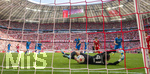 02.05.2026, Fussball Bundesliga 2025/2026, 32.Spieltag, FC Bayern München - 1.FC Heidenheim, in der Allianz-Arena München, Das entscheidende Tor zum 3:3.Ausgleich von Michael Olise (hinten 2.v.li, FC Bayern München), der Ball prallt vom Pfosten zum Rücken von Torwart Diant Ramaj (re, 1.FC Heidenheim) und geht ins Tor. re: Marnon Busch (1. FC Heidenheim 1846) 

