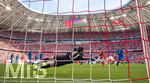 02.05.2026, Fussball Bundesliga 2025/2026, 32.Spieltag, FC Bayern München - 1.FC Heidenheim, in der Allianz-Arena München, Das entscheidende Tor zum 3:3.Ausgleich von Michael Olise (hinten 3.v.li, FC Bayern München), Torwart Diant Ramaj (1.FC Heidenheim) kann den Ball nicht halten 
  
