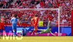 02.05.2026, Fussball Bundesliga 2025/2026, 32.Spieltag, FC Bayern München - 1.FC Heidenheim, in der Allianz-Arena München, Torschuss von Budu Zivzivadze (li, 1. FC Heidenheim 1846) gegen Torwart Jonas Urbig (FC Bayern München) zum 1:0 Torschuss