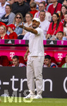 02.05.2026, Fussball Bundesliga 2025/2026, 32.Spieltag, FC Bayern München - 1.FC Heidenheim, in der Allianz-Arena München, Trainer Vincent Kompany (FC Bayern München) an der Seitenlinie.