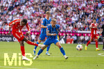 02.05.2026, Fussball Bundesliga 2025/2026, 32.Spieltag, FC Bayern München - 1.FC Heidenheim, in der Allianz-Arena München, li: Nicolas Jackson (FC Bayern München) Schuss 