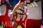 02.05.2026, Fussball Bundesliga 2025/2026, 32.Spieltag, FC Bayern München - 1.FC Heidenheim, in der Allianz-Arena München, Luis Diaz (FC Bayern München) beim Aufwärmen. 