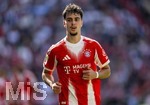 02.05.2026, Fussball Bundesliga 2025/2026, 32.Spieltag, FC Bayern München - 1.FC Heidenheim, in der Allianz-Arena München, Aleksandar Pavlovic (Bayern München)  
