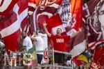 02.05.2026, Fussball Bundesliga 2025/2026, 32.Spieltag, FC Bayern München - 1.FC Heidenheim, in der Allianz-Arena München, Vorsänger (Kapos) der Bayernfankurve