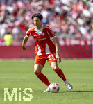02.05.2026, Fussball Bundesliga 2025/2026, 32.Spieltag, FC Bayern München - 1.FC Heidenheim, in der Allianz-Arena München, Hiroki Ito (FC Bayern München) am Ball 