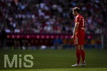 02.05.2026, Fussball Bundesliga 2025/2026, 32.Spieltag, FC Bayern München - 1.FC Heidenheim, in der Allianz-Arena München, Leon Goretzka (FC Bayern München) nachdenklich im Gegenlicht