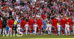 02.05.2026, Fussball Bundesliga 2025/2026, 32.Spieltag, FC Bayern München - 1.FC Heidenheim, in der Allianz-Arena München, Einmarsch der Mannschaften aufs Spielfeld, Aleksandar Pavlovic (Bayern München) , Bara Sapoko Ndiaye (Bayern München), Hiroki Ito (FC Bayern München), Konrad Laimer (FC Bayern München), Min-jae Kim (Bayern München, Minjae Kim), Leon Goretzka (FC Bayern München), Josip Stanisic (Bayern München), Torwart Jonas Urbig (FC Bayern München), 