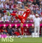 02.05.2026, Fussball Bundesliga 2025/2026, 32.Spieltag, FC Bayern München - 1.FC Heidenheim, in der Allianz-Arena München, Leon Goretzka (FC Bayern München) schuss