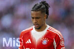 02.05.2026, Fussball Bundesliga 2025/2026, 32.Spieltag, FC Bayern München - 1.FC Heidenheim, in der Allianz-Arena München, Michael Olise (FC Bayern München) nachdenklich 