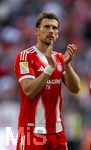 02.05.2026, Fussball Bundesliga 2025/2026, 32.Spieltag, FC Bayern München - 1.FC Heidenheim, in der Allianz-Arena München, Leon Goretzka (FC Bayern München)  Schlussjubel.