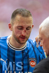 02.05.2026, Fussball Bundesliga 2025/2026, 32.Spieltag, FC Bayern München - 1.FC Heidenheim, in der Allianz-Arena München, nach seinem Zusammenprall mit Torwart Diant Ramaj (FC Heidenheim) muss Jonas Föhrenbach (1. FC Heidenheim 1846) verletzt vom Platz, er blutet aus der gebrochenen Nase. 