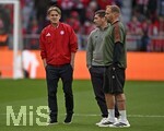 06.05.2026, Fussball UEFA Championsleague 2025/2026: Halbfinale Rückpiel,  FC Bayern München - Paris St. Germain, in der Allianz-Arena München, Sportdirektor Christoph Freund (li, Bayern München) und Co-Trainer Aaron Danks (re, Bayern München) 
  

