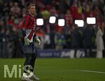 06.05.2026, Fussball UEFA Championsleague 2025/2026: Halbfinale Rückpiel,  FC Bayern München - Paris St. Germain, in der Allianz-Arena München, Torwart Manuel Neuer (FC Bayern München) nachdenklich im Licht
  

