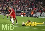 06.05.2026, Fussball UEFA Championsleague 2025/2026: Halbfinale Rückpiel,  FC Bayern München - Paris St. Germain, in der Allianz-Arena München, Harry Kane (FC Bayern München) gegen Torwart Matvey Safonov (FC Paris Saint-Germain) 
  

