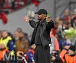 06.05.2026, Fussball UEFA Championsleague 2025/2026: Halbfinale Rückpiel,  FC Bayern München - Paris St. Germain, in der Allianz-Arena München, Trainer Vincent Kompany (FC Bayern München) ratlos
  

