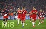 06.05.2026, Fussball UEFA Championsleague 2025/2026: Halbfinale Rückpiel,  FC Bayern München - Paris St. Germain, in der Allianz-Arena München, Die Bayern Spieler sind nach dem Spiel enttäuscht v.l. Dayot Upamecano (FC Bayern München), Harry Kane (FC Bayern München), Joshua Kimmich (FC Bayern München), Michael Olise (FC Bayern München), Min-jae Kim (Bayern München, Minjae Kim), Tom Bischof (Bayern München) und Jamal Musiala (Bayern München) 
  

