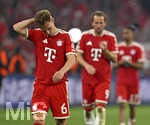 06.05.2026, Fussball UEFA Championsleague 2025/2026: Halbfinale Rückpiel,  FC Bayern München - Paris St. Germain, in der Allianz-Arena München, Die Bayern Spieler sind nach dem Spiel enttäuscht , v.l. JJoshua Kimmich (FC Bayern München), Harry Kane (FC Bayern München) und Michael Olise (FC Bayern München) 
  

