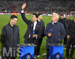 06.05.2026, Fussball UEFA Championsleague 2025/2026: Halbfinale Rückpiel,  FC Bayern München - Paris St. Germain, in der Allianz-Arena München, Nasser Ghanim Al-Khelaifi (mitte, Paris) und David Ginolo (Frankreich).   
  

