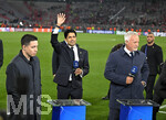 06.05.2026, Fussball UEFA Championsleague 2025/2026: Halbfinale Rückpiel,  FC Bayern München - Paris St. Germain, in der Allianz-Arena München, Nasser Ghanim Al-Khelaifi (mitte, Paris) und David Ginolo (Frankreich).   
  

