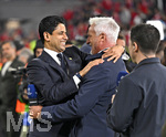 06.05.2026, Fussball UEFA Championsleague 2025/2026: Halbfinale Rückpiel,  FC Bayern München - Paris St. Germain, in der Allianz-Arena München, Nasser Ghanim Al-Khelaifi (li, Paris) und David Ginolo (Frankreich).   
  

