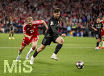 06.05.2026, Fussball UEFA Championsleague 2025/2026: Halbfinale Rückpiel,  FC Bayern München - Paris St. Germain, in der Allianz-Arena München, von links:  Konrad Laimer (FC Bayern München) gegen Fabian Ruiz (FC Paris Saint-Germain) 