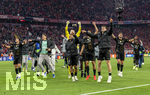 06.05.2026, Fussball UEFA Championsleague 2025/2026: Halbfinale Rückpiel,  FC Bayern München - Paris St. Germain, in der Allianz-Arena München, Frenetischer Jubel nach dem Schlusspfiff bei den Parisern zum erreichen des Finales, Joao Neves (FC Paris Saint-Germain), Torwart Renato Marin, Torwart Matvey Safonov (FC Paris Saint-Germain), Desire Doue (FC Paris Saint-Germain), Fabian Ruiz (FC Paris Saint-Germain), Marquinhos (FC Paris Saint-Germain) 