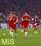 06.05.2026, Fussball UEFA Championsleague 2025/2026: Halbfinale Rückpiel,  FC Bayern München - Paris St. Germain, in der Allianz-Arena München, Frust bei den Bayernspielern nach dem Ausscheiden im Halbfinale, v.li: Joshua Kimmich (FC Bayern München), Min-jae Kim (Bayern München, Minjae Kim) 