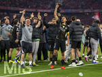 06.05.2026, Fussball UEFA Championsleague 2025/2026: Halbfinale Rückpiel,  FC Bayern München - Paris St. Germain, in der Allianz-Arena München, Frenetischer Jubel nach dem Schlusspfiff bei den Parisern zum erreichen des Finales, Desire Doue (FC Paris Saint-Germain), Marquinhos (FC Paris Saint-Germain) 