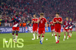 06.05.2026, Fussball UEFA Championsleague 2025/2026: Halbfinale Rückpiel,  FC Bayern München - Paris St. Germain, in der Allianz-Arena München, Frust bei den Bayernspielern nach dem Ausscheiden im Halbfinale, v.li: Dayot Upamecano (FC Bayern München), Harry Kane (FC Bayern München), Joshua Kimmich (FC Bayern München), Min-jae Kim (Bayern München, Minjae Kim) 