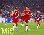 06.05.2026, Fussball UEFA Championsleague 2025/2026: Halbfinale Rückpiel,  FC Bayern München - Paris St. Germain, in der Allianz-Arena München, Frust bei den Bayernspielern nach dem Ausscheiden im Halbfinale, v.li: Joshua Kimmich (FC Bayern München), Min-jae Kim (Bayern München, Minjae Kim) 
