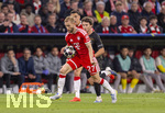 06.05.2026, Fussball UEFA Championsleague 2025/2026: Halbfinale Rückpiel,  FC Bayern München - Paris St. Germain, in der Allianz-Arena München, Konrad Laimer (FC Bayern München) nimmt den Ball mit der Brust mit, der Schiedsrichter entscheidet daraufhin auf Handspiel.