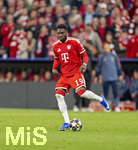 06.05.2026, Fussball UEFA Championsleague 2025/2026: Halbfinale Rückpiel,  FC Bayern München - Paris St. Germain, in der Allianz-Arena München, Alphonso Davies (FC Bayern München) am Ball 