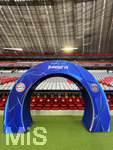 06.05.2026, Fussball UEFA Championsleague 2025/2026: Halbfinale Rückpiel,  FC Bayern München - Paris St. Germain, in der Allianz-Arena München, Randbild, das Einlauftor (Road to Budapest) steht vor dem Spiel noch an der Spielerbank.