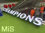 06.05.2026, Fussball UEFA Championsleague 2025/2026: Halbfinale Rückpiel,  FC Bayern München - Paris St. Germain, in der Allianz-Arena München, Randbild, der Schriftzug CHAMPIONS vom Logo der Championsleague liegt am Spielertunnel bereit.