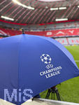 06.05.2026, Fussball UEFA Championsleague 2025/2026: Halbfinale Rückpiel,  FC Bayern München - Paris St. Germain, in der Allianz-Arena München, Randbild, Regenschirm mit Logo der Championsleague 