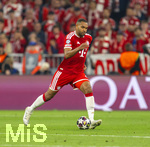 06.05.2026, Fussball UEFA Championsleague 2025/2026: Halbfinale Rückpiel,  FC Bayern München - Paris St. Germain, in der Allianz-Arena München, Jonathan Tah (FC Bayern München) am Ball 