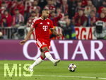 06.05.2026, Fussball UEFA Championsleague 2025/2026: Halbfinale Rückpiel,  FC Bayern München - Paris St. Germain, in der Allianz-Arena München, Jonathan Tah (FC Bayern München) am Ball 
