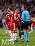 06.05.2026, Fussball UEFA Championsleague 2025/2026: Halbfinale Rückpiel,  FC Bayern München - Paris St. Germain, in der Allianz-Arena München, Schiedsrichter Joao Pinheiro (POR) und Joshua Kimmich (FC Bayern München) der reklamiert