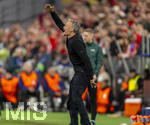 06.05.2026, Fussball UEFA Championsleague 2025/2026: Halbfinale Rückpiel,  FC Bayern München - Paris St. Germain, in der Allianz-Arena München, Trainer Luis Enrique (FC Paris Saint-Germain) gibt Anweisungen, zeigt, gestikuliert, gibt Kommandos, Anweisungen, gibt Anweisungen, zeigend, gestikulierend,  