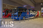 06.05.2026, Fussball UEFA Championsleague 2025/2026: Halbfinale Rückpiel,  FC Bayern München - Paris St. Germain, in der Allianz-Arena München, beide Mannschaftsbusse stehen am Spielereingang der Arena. 