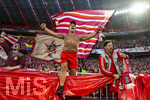 06.05.2026, Fussball UEFA Championsleague 2025/2026: Halbfinale Rückpiel,  FC Bayern München - Paris St. Germain, in der Allianz-Arena München, Bayernfan Csaba aus der Südkurve, Markenzeichen Muskeln und immer Oberkörperfrei am Zaun, feuert seine Mannschaft an, auf seiner Haut steht mit Edding geschrieben: EUROPA POKAL