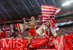 06.05.2026, Fussball UEFA Championsleague 2025/2026: Halbfinale Rückpiel,  FC Bayern München - Paris St. Germain, in der Allianz-Arena München, Bayernfan Csaba aus der Südkurve, Markenzeichen Muskeln und immer Oberkörperfrei am Zaun, feuert seine Mannschaft an, auf seiner Haut steht mit Edding geschrieben: EUROPA POKAL
