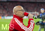 06.05.2026, Fussball UEFA Championsleague 2025/2026: Halbfinale Rückpiel,  FC Bayern München - Paris St. Germain, in der Allianz-Arena München, Stadionsprecher Stephan Lehmann auf dem Platz.