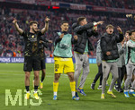 06.05.2026, Fussball UEFA Championsleague 2025/2026: Halbfinale Rückpiel,  FC Bayern München - Paris St. Germain, in der Allianz-Arena München,  Schlussjubel, Khvicha Kvaratskhelia (FC Paris Saint-Germain), Torwart Bilal Laurendon (FC Paris Saint-Germain)  
