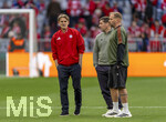 06.05.2026, Fussball UEFA Championsleague 2025/2026: Halbfinale Rückpiel,  FC Bayern München - Paris St. Germain, in der Allianz-Arena München, Sportdirektor Christoph Freund (li, Bayern München) und Co-Trainer Aaron Danks (re, Bayern München)  