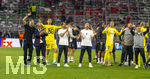 06.05.2026, Fussball UEFA Championsleague 2025/2026: Halbfinale Rückpiel,  FC Bayern München - Paris St. Germain, in der Allianz-Arena München,  Schlussjubel Paris, v.li: Trainer Luis Enrique (FC Paris Saint-Germain), Luis Campos (Sportlicher Berater, Paris SG), Torwart Bilal Laurendon (FC Paris Saint-Germain), Co-Trainer Rafel Pol (Paris),
 Lucas Beraldo (FC Paris Saint-Germain), Torwart Bilal Laurendon (FC Paris Saint-Germain), Co-Trainer Rafel Pol (Paris), Ilya Zabarny (FC Paris Saint-Germain), Torwart Matvey Safonov (FC Paris Saint-Germain), Luis Campos (Sportlicher Berater, Paris SG), Desire Doue (FC Paris Saint-Germain), Torwart Renato Marin (FC Paris Saint-Germain), 