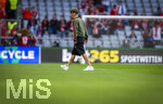 06.05.2026, Fussball UEFA Championsleague 2025/2026: Halbfinale Rückpiel,  FC Bayern München - Paris St. Germain, in der Allianz-Arena München, Vor dem Spiel, Lennart Karl (FC Bayern München) geht vom Platz 